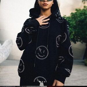 Retrovert Smiley Hoodie Black